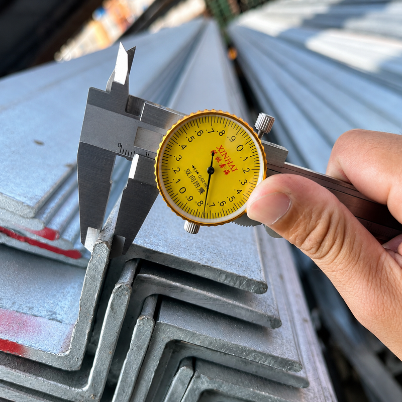 Carbon Steel Angle Bar (1)